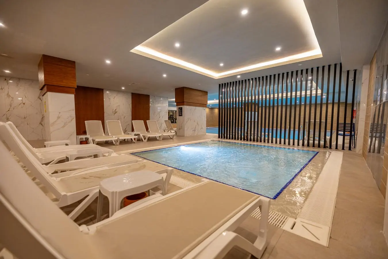 Side Moon Palace Hotel